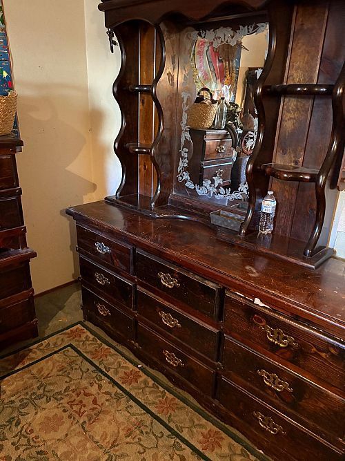 Vintage Solid Wood Dresser with Mirror & Matching Nightstands – Ornate Details