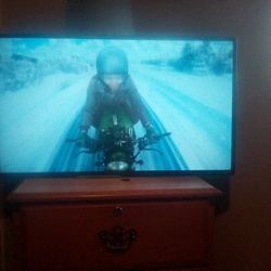 32-in Vizio Smart TV