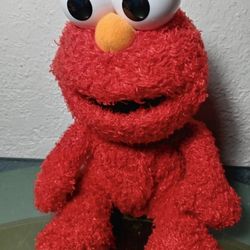 Sesame Street TICKLE ME ELMO
Plush
