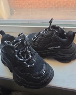 Balenciaga Triple S Kids Black Leather Lace-Up Sneakers EU 23 US 7 UK 6