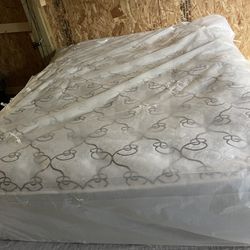 King, Queen Full Size Mattress And Box Spring 