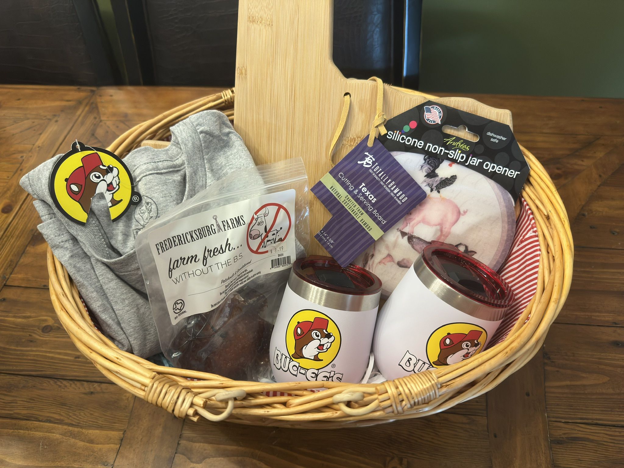 Buc EE’s Gift Basket (New)