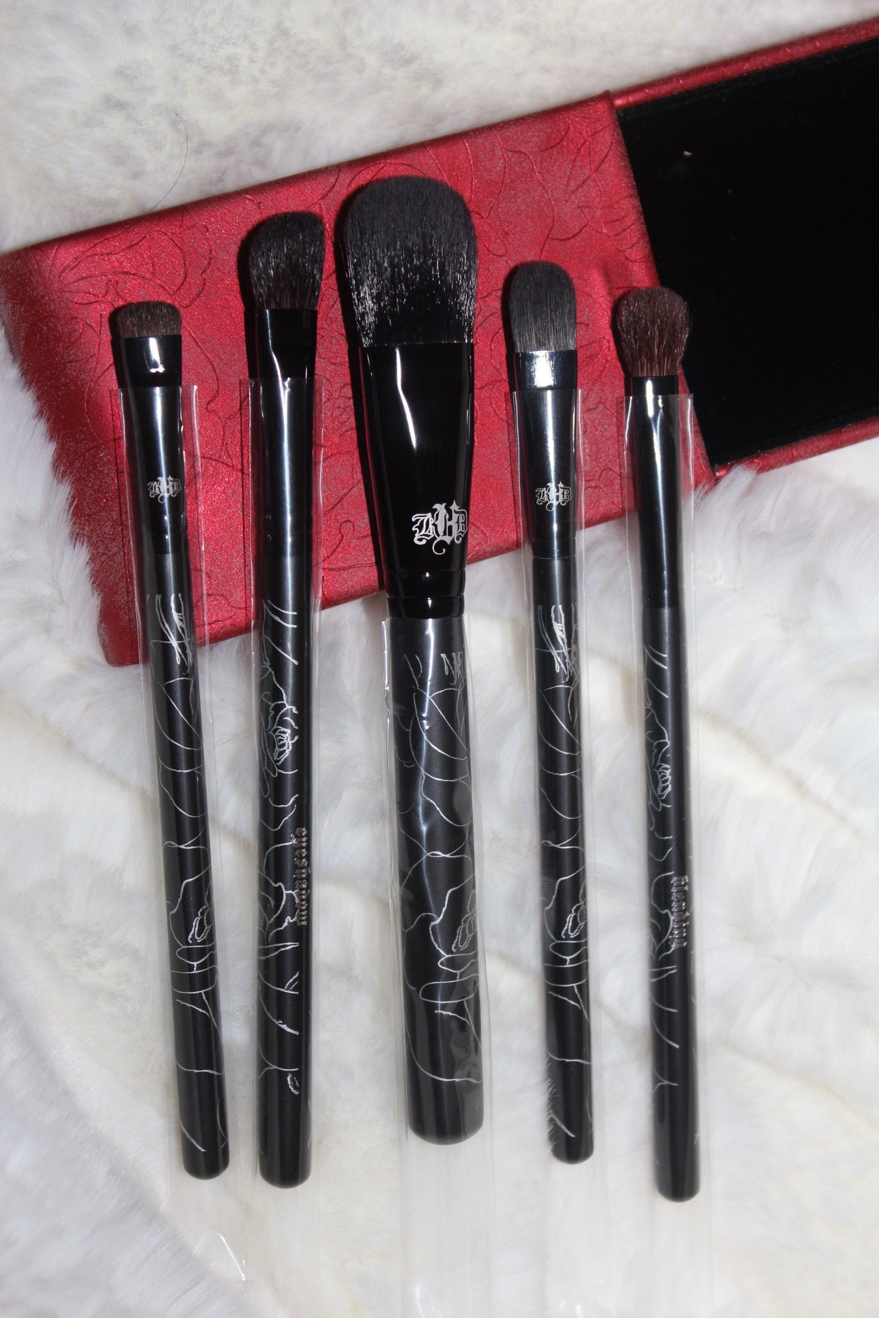 Brand New Kat Von D 5 Piece Makeup Brush Set with Case