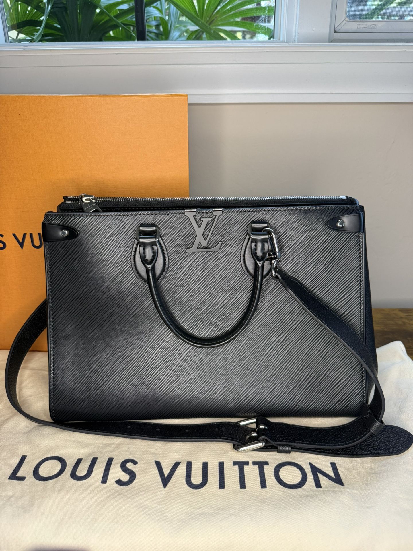 Authentic Louis Vuitton GRENELLE TOTE MM EPI NOIR