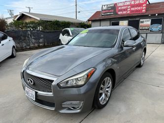 2017 INFINITI Q70
