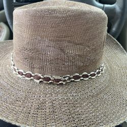 Beach Hat in mint condition!