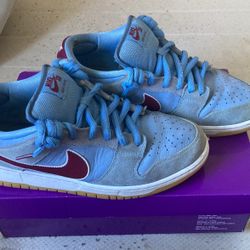 Philly Dunks Size 10     !!!READ DESCRIPTION!!!