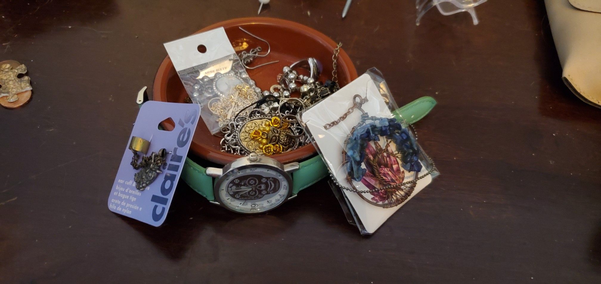 Assorted jewelry lot