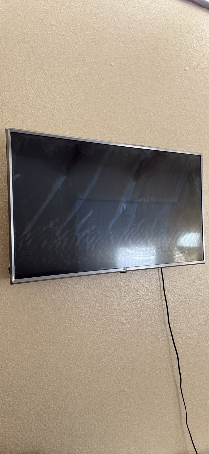 LG 43’ Smart TV For Sale !