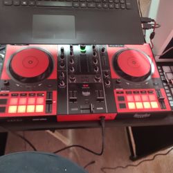 Hercules 500 Dj  Controller 