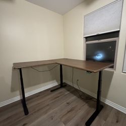 iMovR Electric Standing Desk – L-Shaped Corner Desk (Sit/Stand)