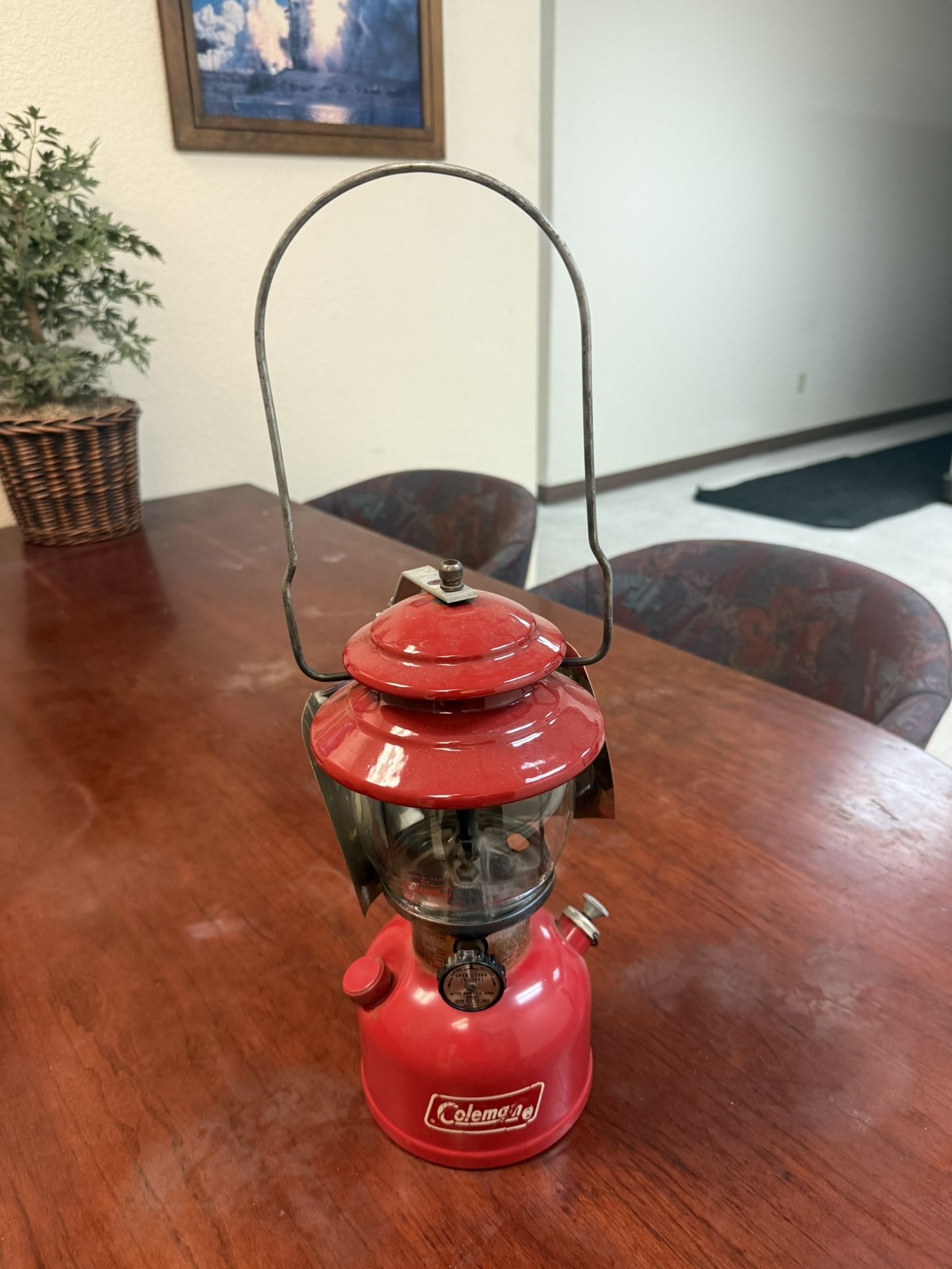 Coleman USA Camp Lantern Model 200A Single Mantle Bulge Globe 12-78 Vtg