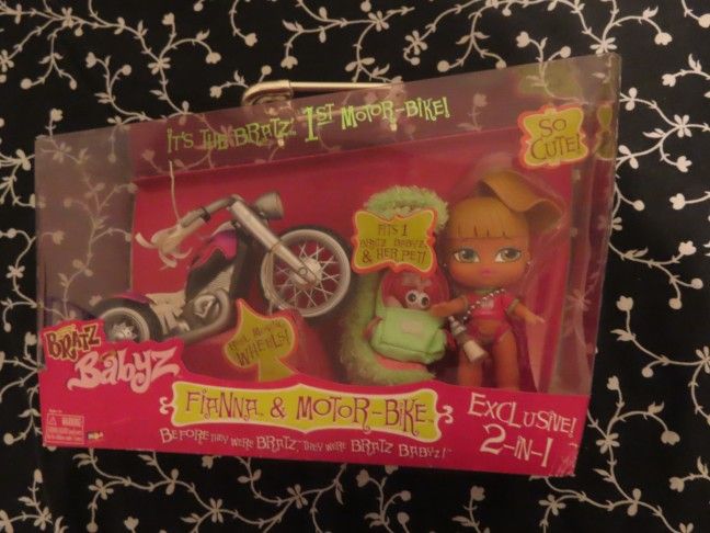 RARE NIB Bratz Babyz fianna & motorbike