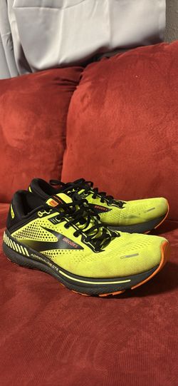 Brooks men’s running shoes 10.5