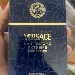 Versace EAU Extreme 
