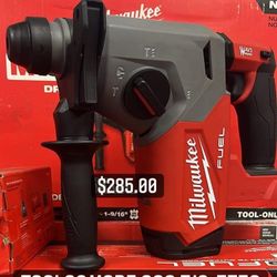 Milwaukee Rotary Hammer 