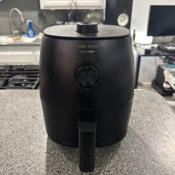 Walmart 2.2 Qt Compact Air Fryer Non-Stick Dishwasher Safe Basket Black M(contact info removed)