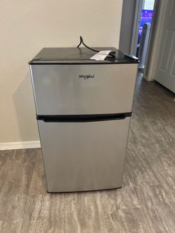 Whirlpool 3.1 Cu. Ft. Mini Fridge with Freezer