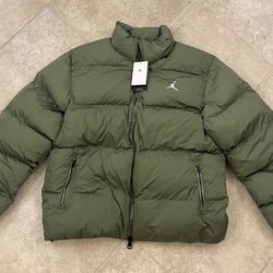 Nike Jordan Essentials Poly Puffer Jacket Olive FB7331 340 Mens Size XL NWT 