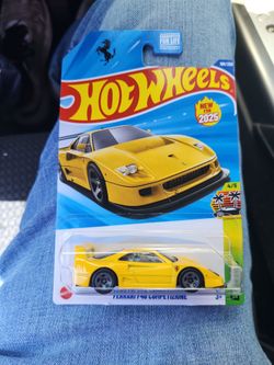Hotwheels Ferrari F40 competizione moc yellow