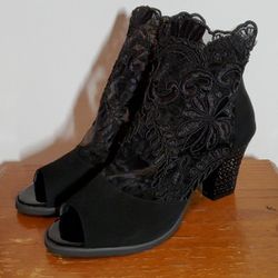 Black Heeled Open Toe Lace Booties