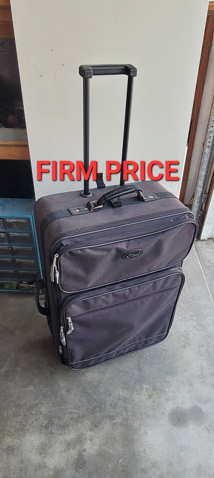 Luggage with 2 Wheels, Good condition, Clean inside out, Read Description For Details
