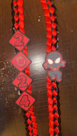 Graduation Toppers And Leis