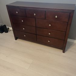 Dresser With  Mirror 