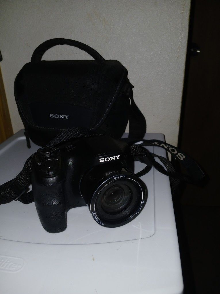 2013 Sony Digital Camera & Case