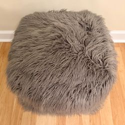 XL Gray Shaggy Faux Fur Pouf