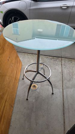 Cocktail table