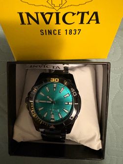 New Invicta Diver-Style Watch with Teal Dial