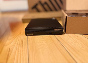 Lenovo ThinkCentre AMD M74Q Windows 11 Pro