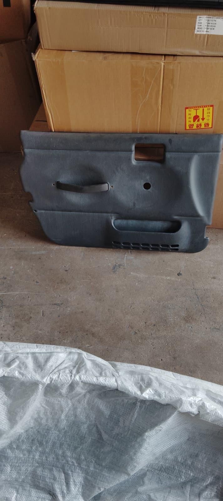 03-06 Jeep Wrangler Left Driver Side Door Panel