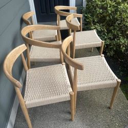 Castlery Austen White Wash Dining Set – 4 Chairs + 2 Arm Chairs 