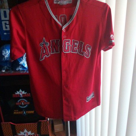 Los Angeles Angels Mike Trout Youth Jersey for Sale in Bellflower, CA -  OfferUp