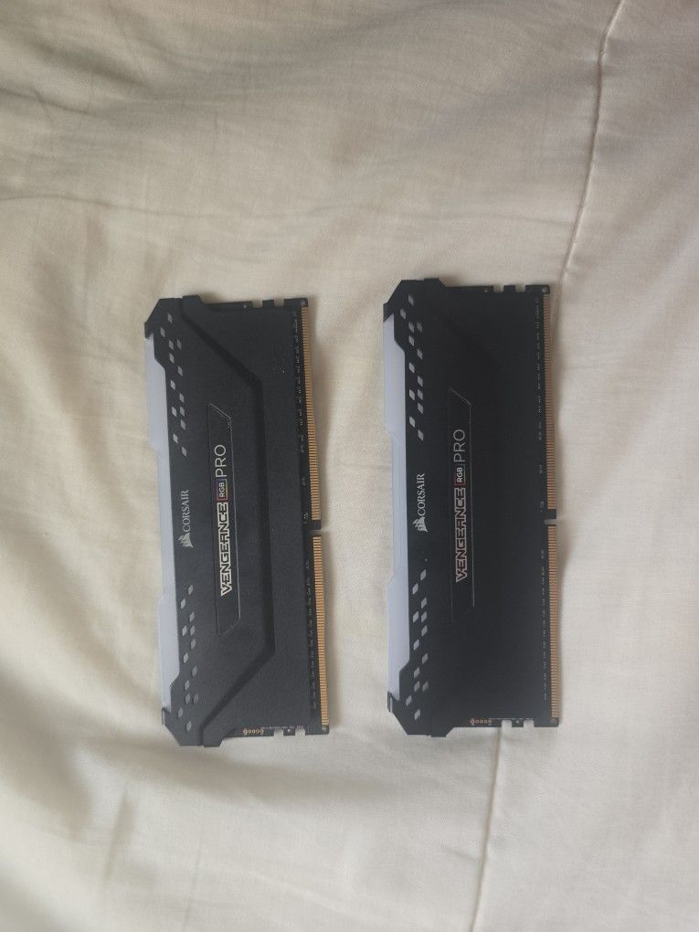 Corsair Vengeance RGB Pro 2x32 Gb (64 Gb)