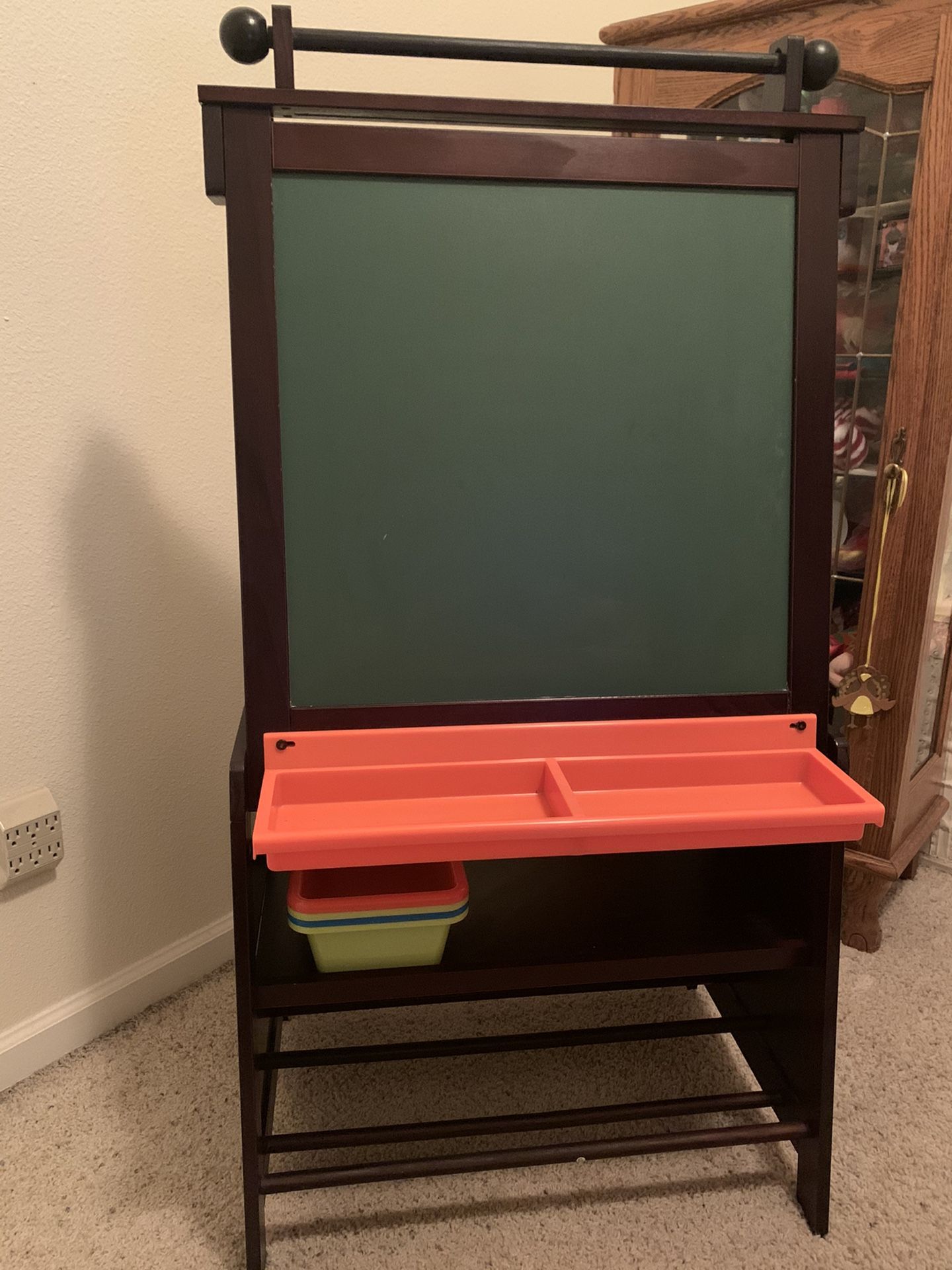 Storage easel