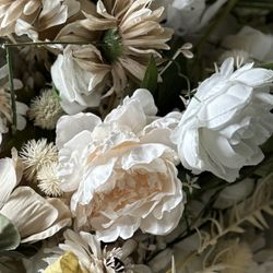 Box Full Silk Ivory Flowers 