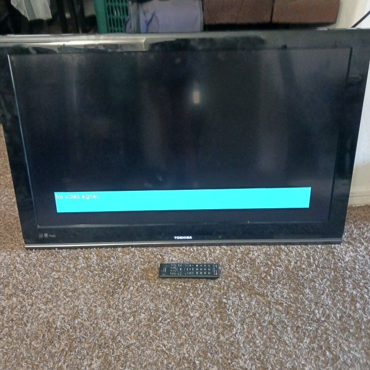 Working 42in Toshiba Tv With Remote