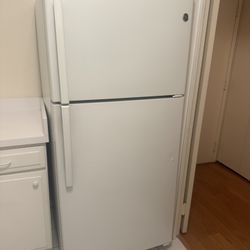 GE Refrigerator