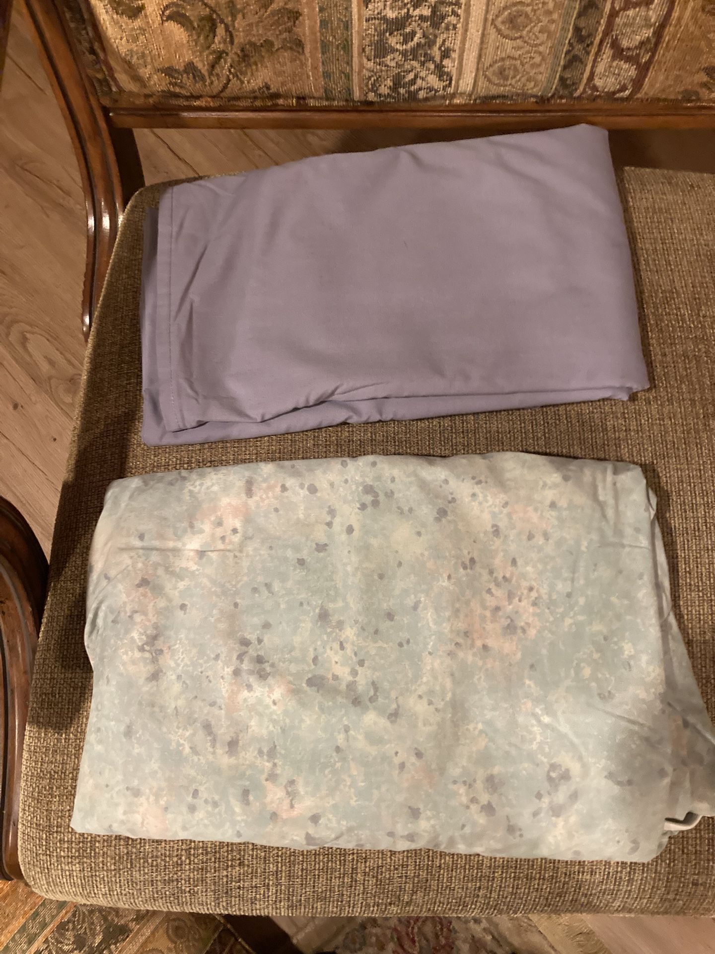 QUEEN FITTED AND FLAT SHEET