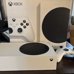 Xbox series S with headset