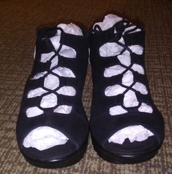 Women's Sketcher Sandals BRAND NEW Size 9