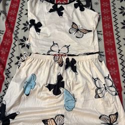 soft pjs size large but also fits medium 