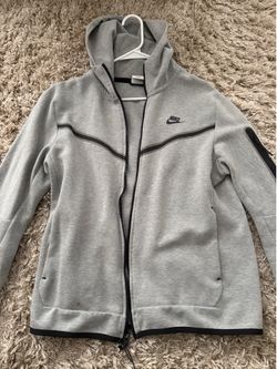 Nike tech in grey