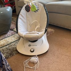 4 moms Like New Baby Swing 