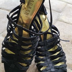 Ralph Lauren Wedge Black Stappy Comfy Fit Shoes in 8.5 in Overall Good Condition Condition.