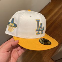 Dodgers Hat NewEra Size 7 3/8 Sombrero