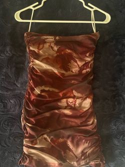 Women’s burgundy flower print mini dress size XS